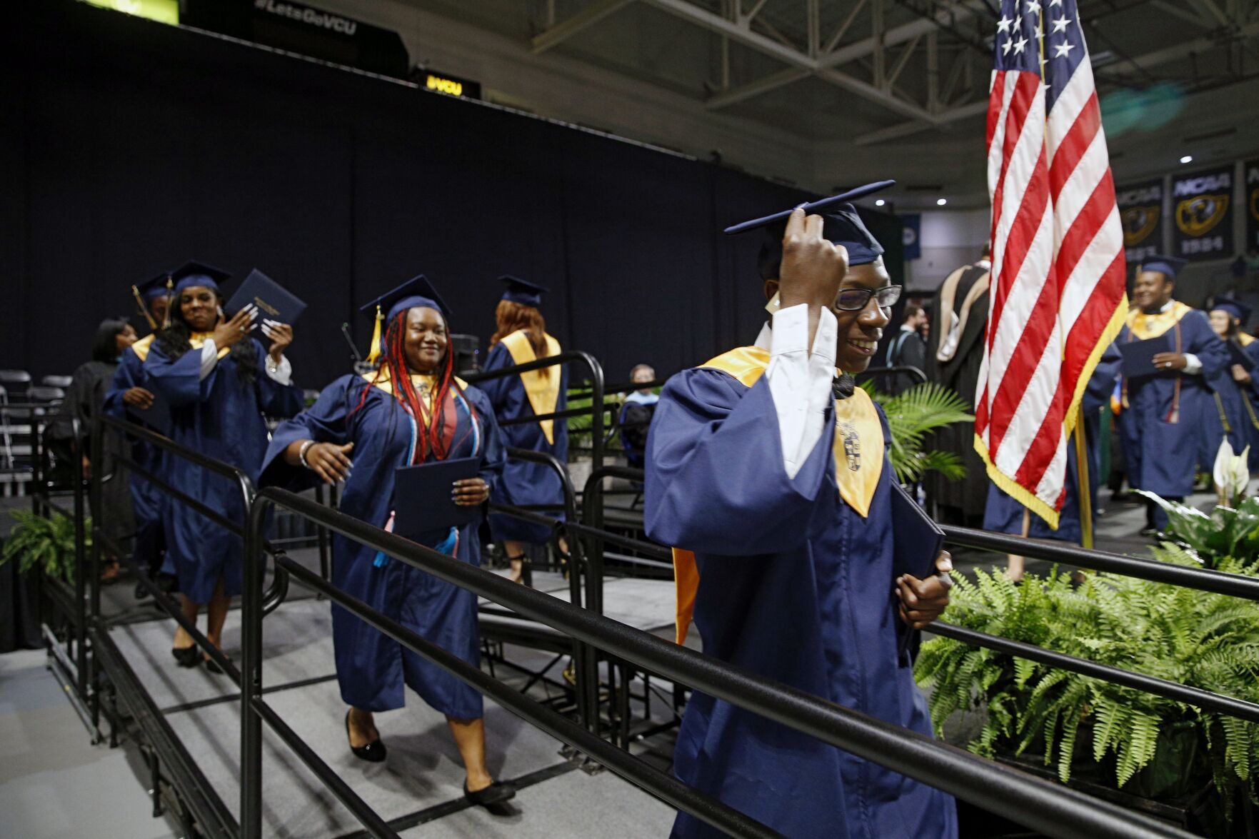 20220529_MET_GRAD_ER_18
